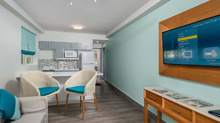 One Bedroom Suite with Ocean View 